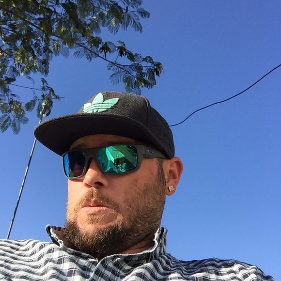 Meet your Posher, Chris - Picture 7 of 12